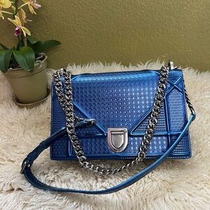 DIOR Metallic Patent Micro-Cannage Medium
Diorama Flap Bag in Royal Blue *